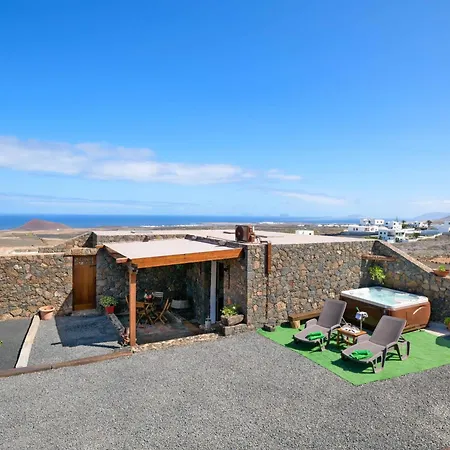 Apartamento Los 4 Nobles Tinajo Exterior photo